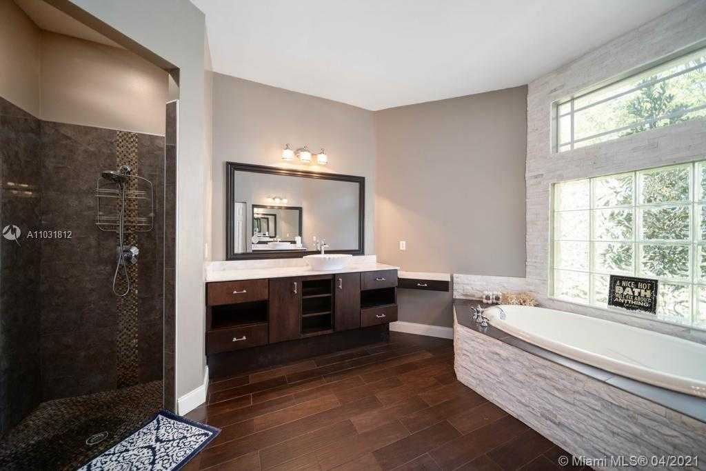 Small Image of 10668 WEST OAK MEADOW LN, Lake Worth Number 16