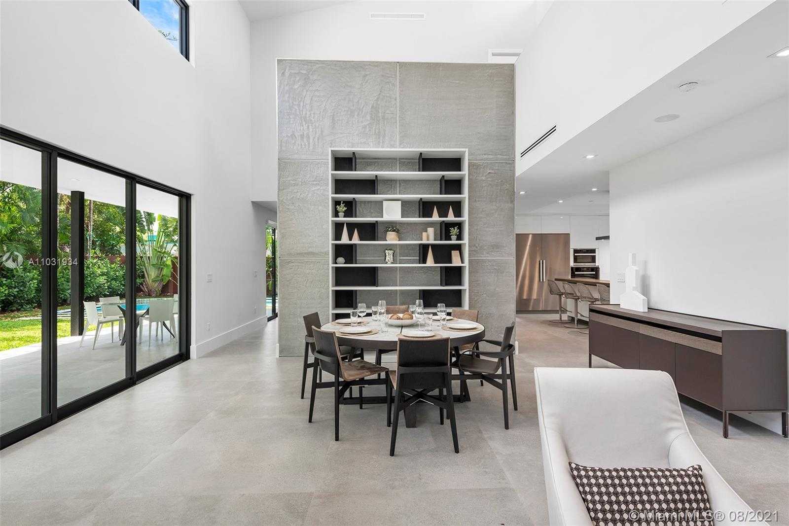 Small Image of 10 SAMANA DR, Miami Number 3