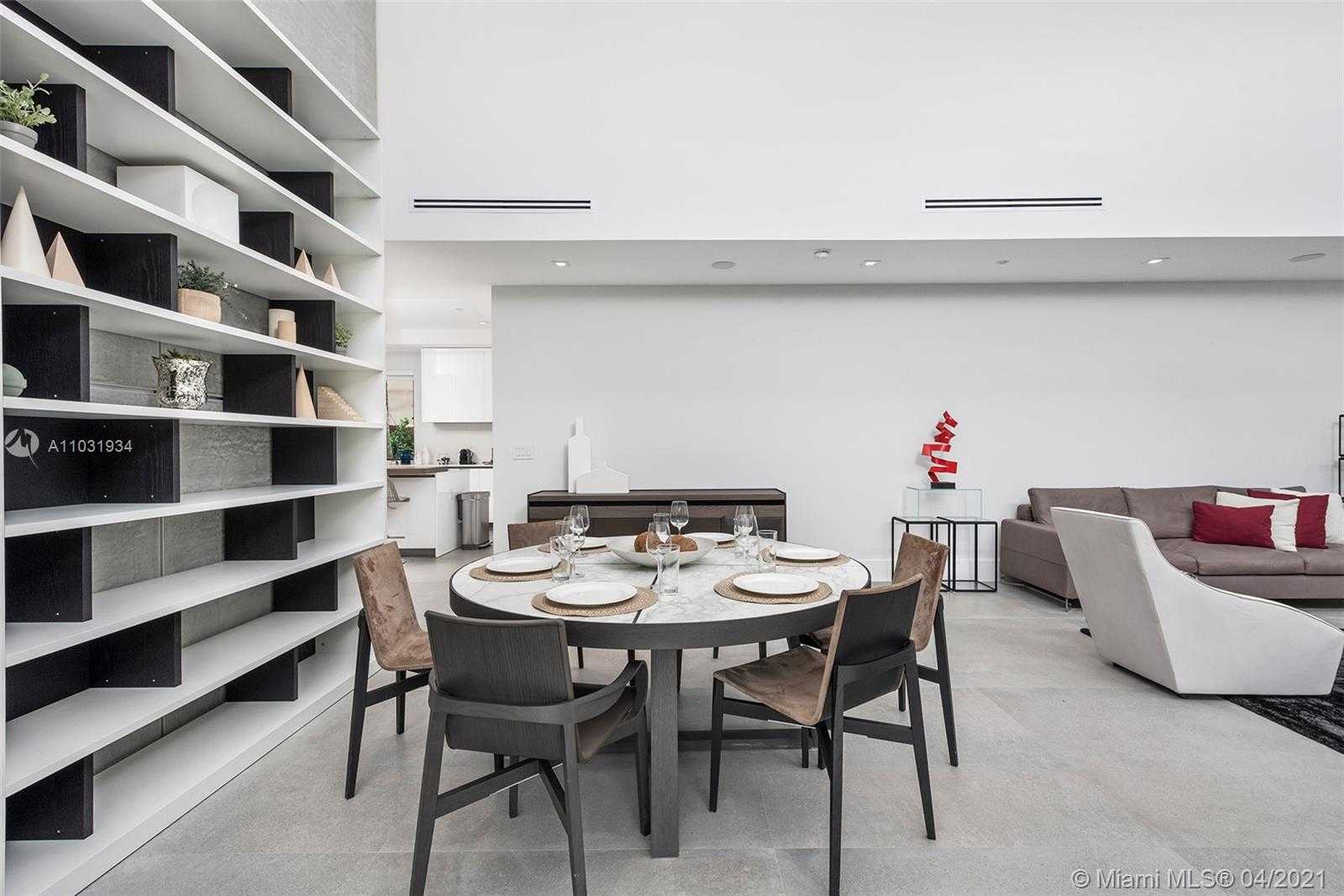 Small Image of 10 SAMANA DR, Miami Number 37