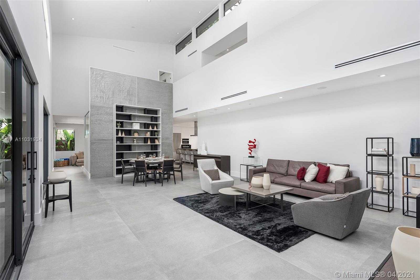 Small Image of 10 SAMANA DR, Miami Number 38