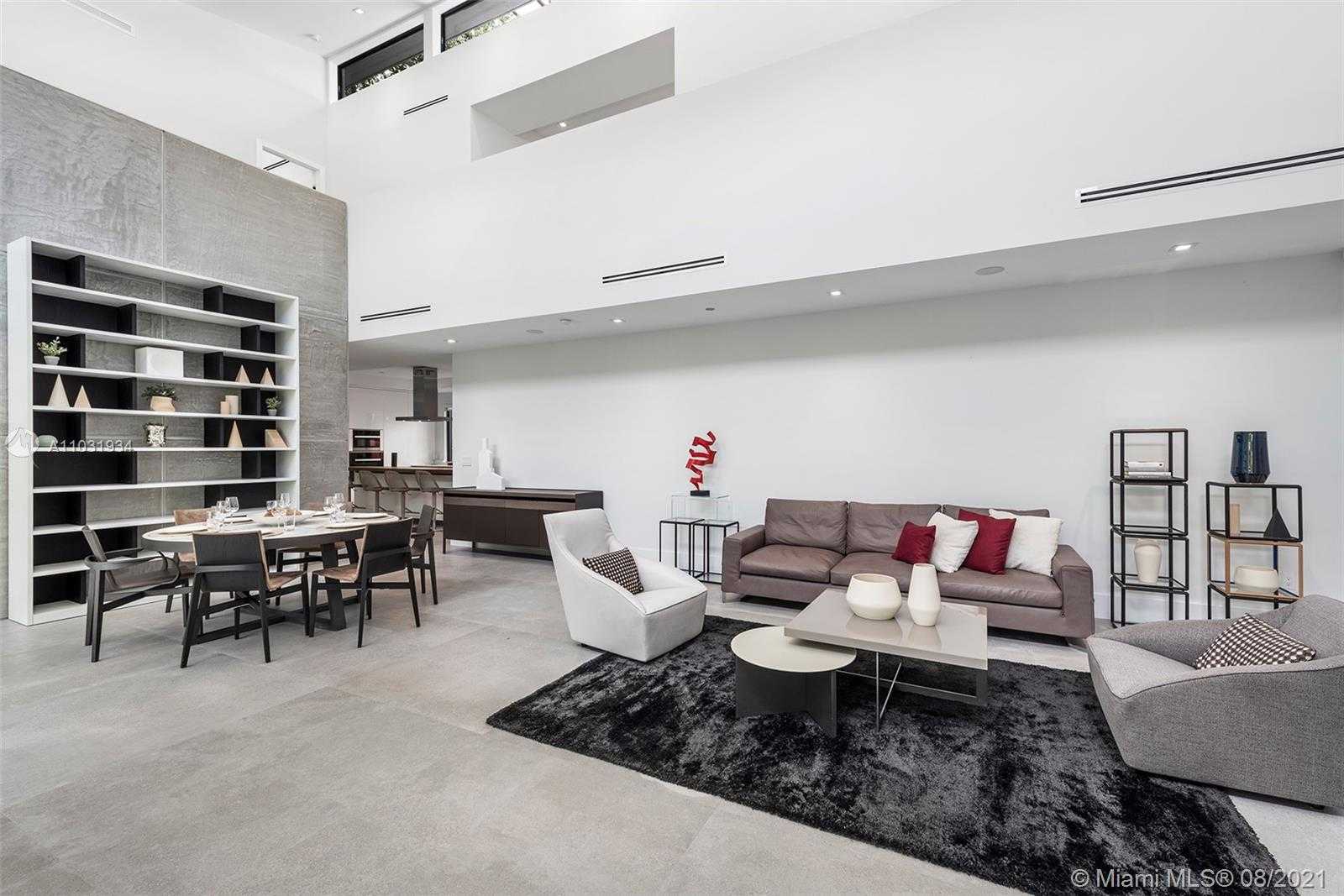 Small Image of 10 SAMANA DR, Miami Number 39