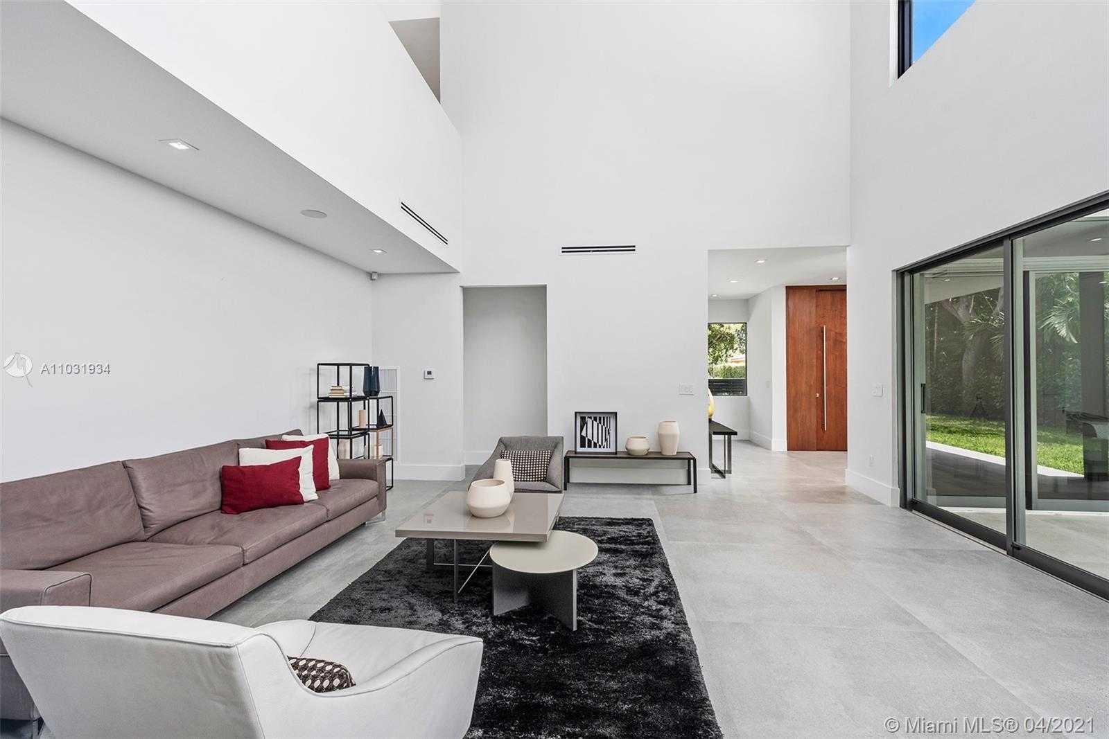 Small Image of 10 SAMANA DR, Miami Number 40