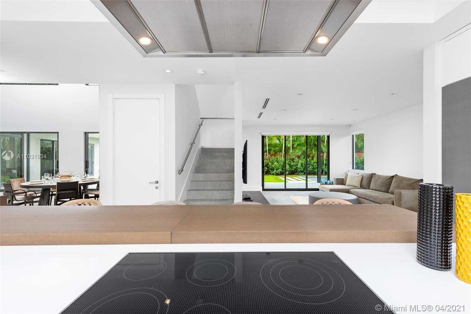 Small Image of 10 SAMANA DR, Miami Number 50