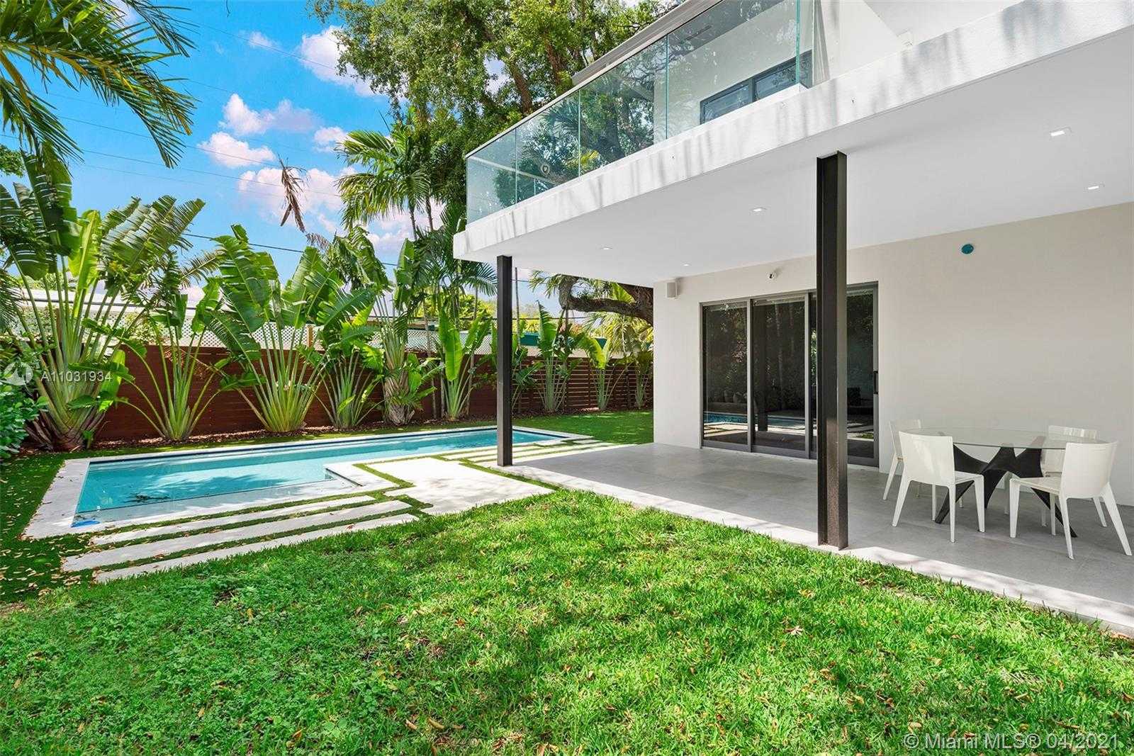 Small Image of 10 SAMANA DR, Miami Number 52