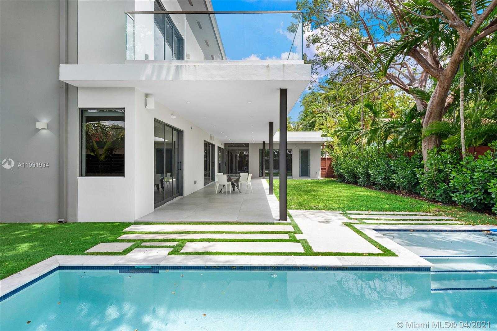 Small Image of 10 SAMANA DR, Miami Number 55