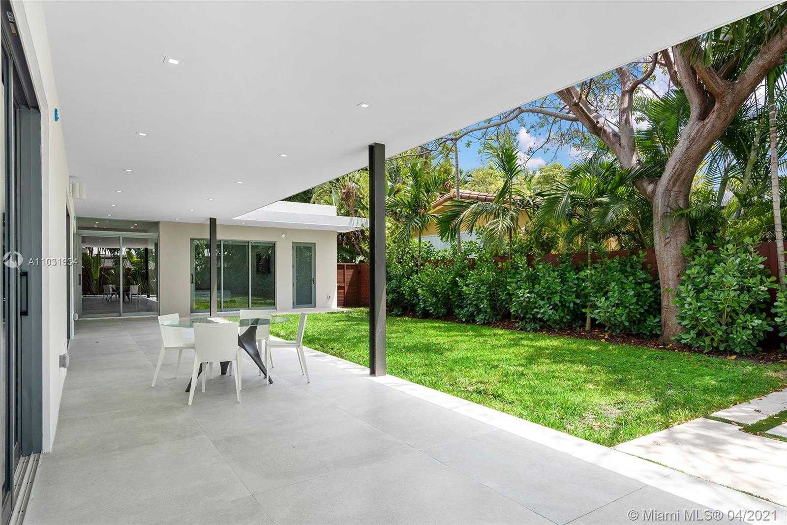 Small Image of 10 SAMANA DR, Miami Number 56