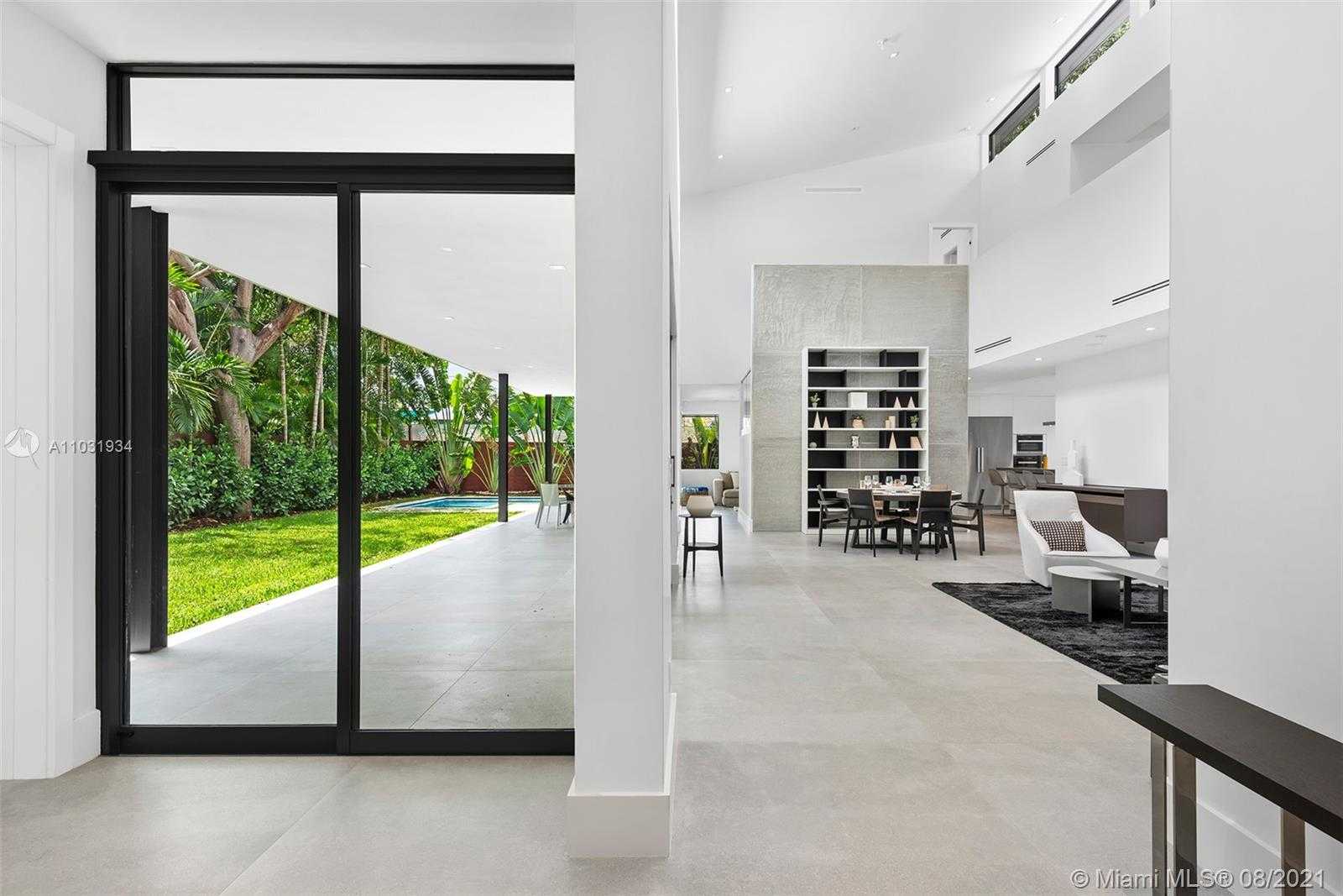 Small Image of 10 SAMANA DR, Miami Number 65