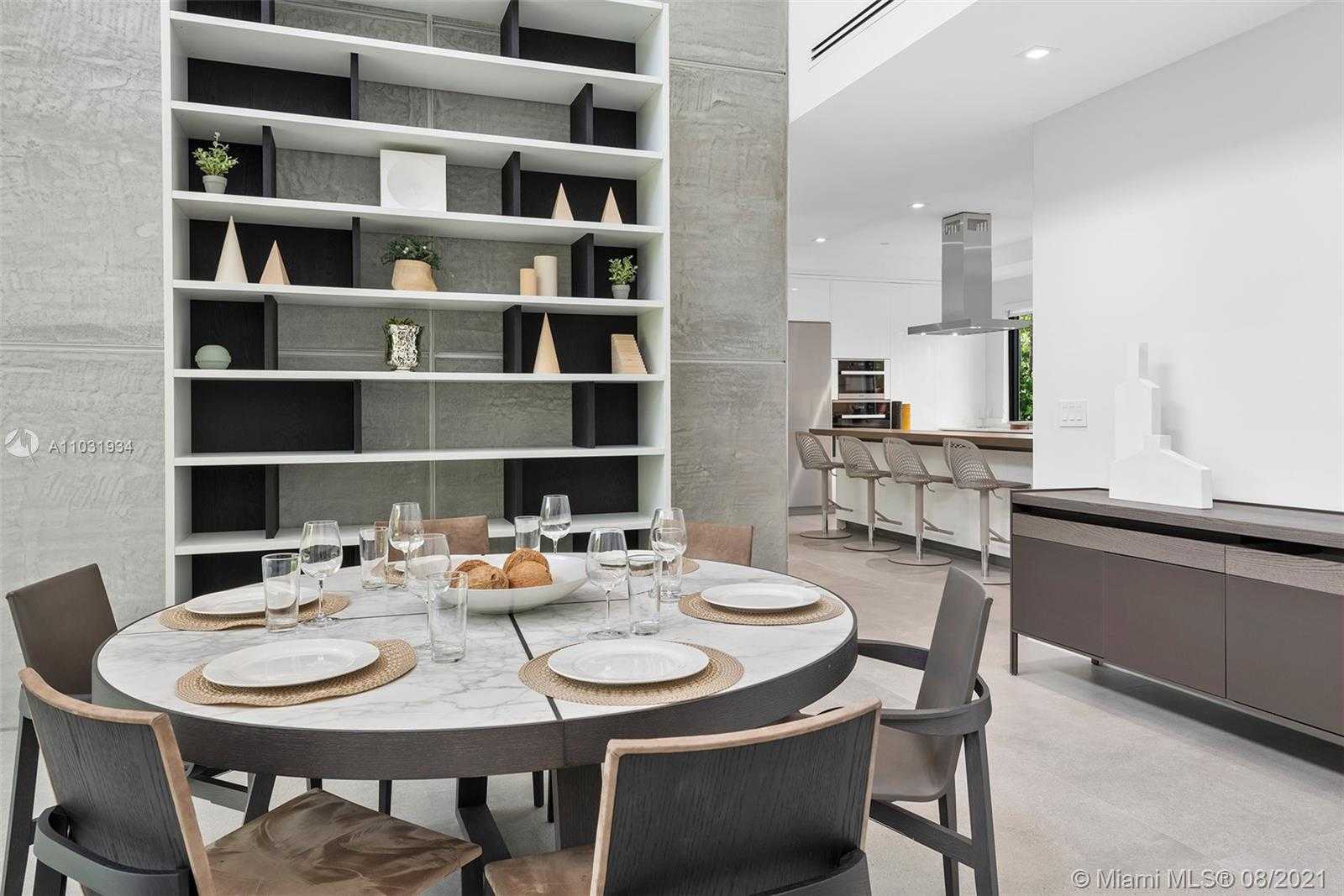 Small Image of 10 SAMANA DR, Miami Number 66