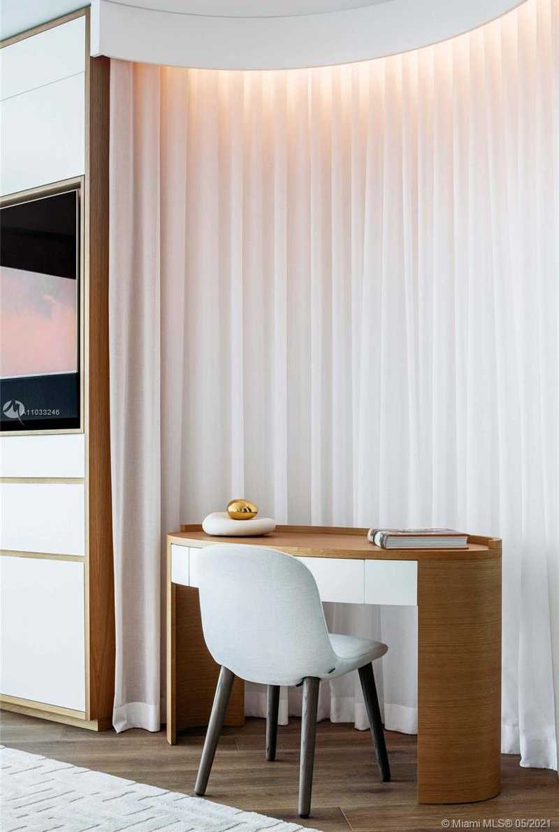 Small Image of 300 SOUTH POINTE DR #3501, Miami Beach Number 12