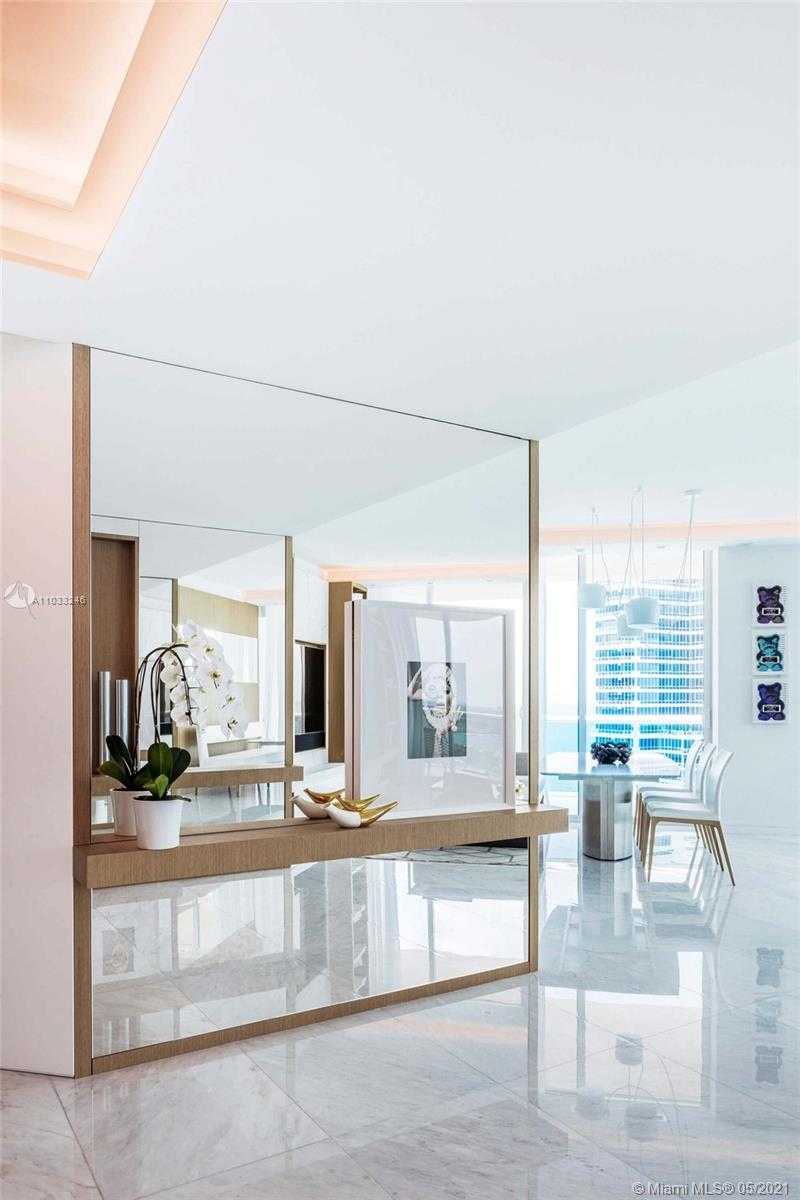 Small Image of 300 SOUTH POINTE DR #3501, Miami Beach Number 13
