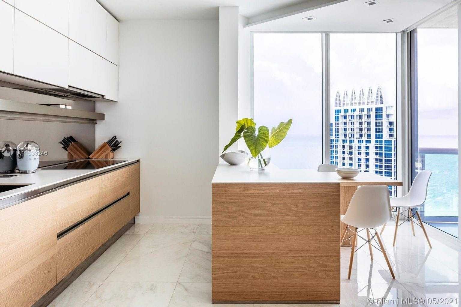 Small Image of 300 SOUTH POINTE DR #3501, Miami Beach Number 7