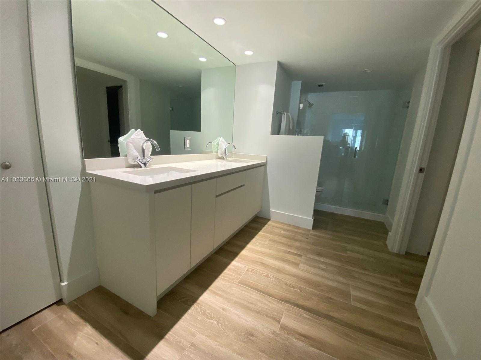 Small Image of 2301 COLLINS AVE #703, Miami Beach Number 4