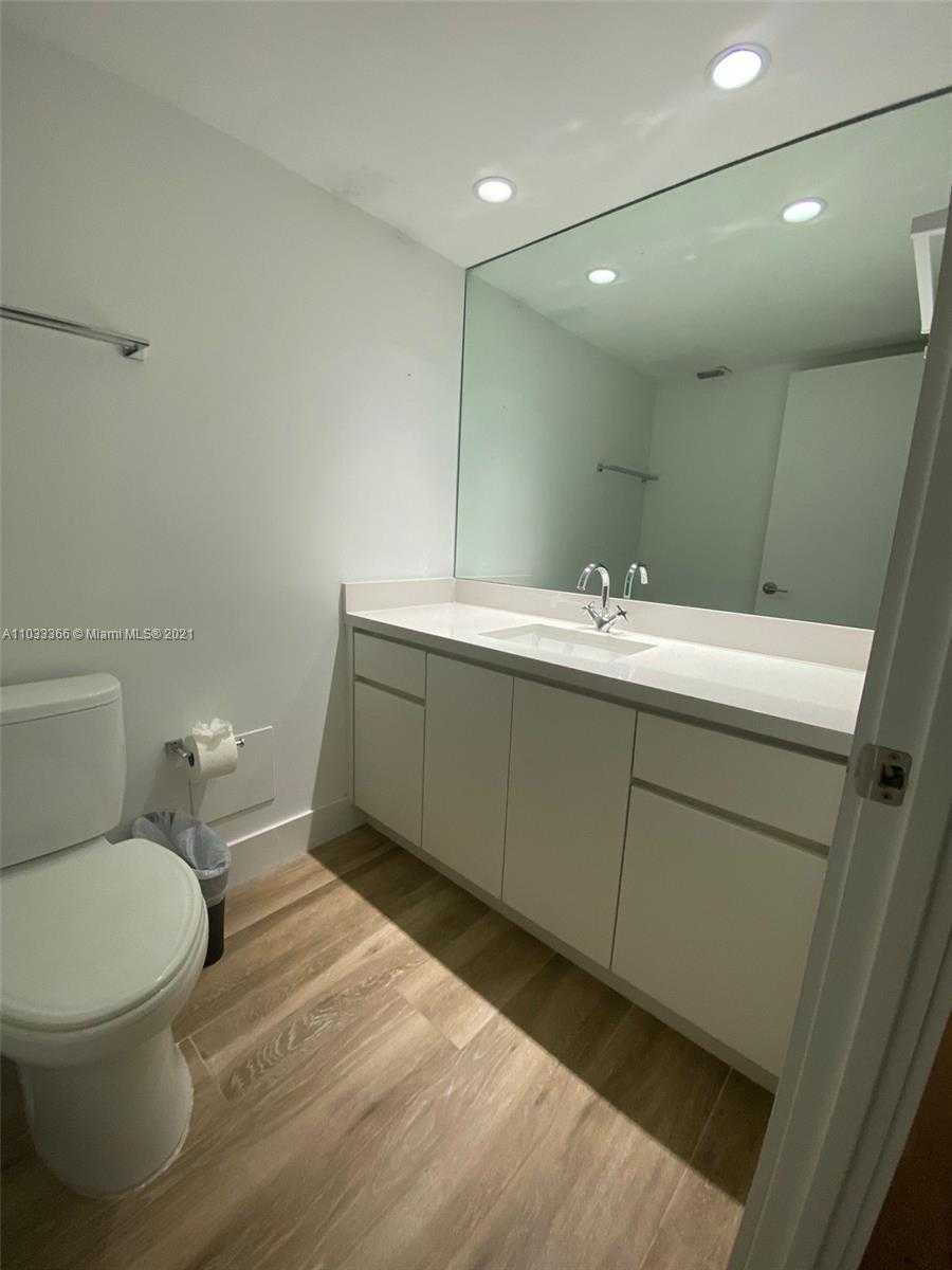 Small Image of 2301 COLLINS AVE #703, Miami Beach Number 6