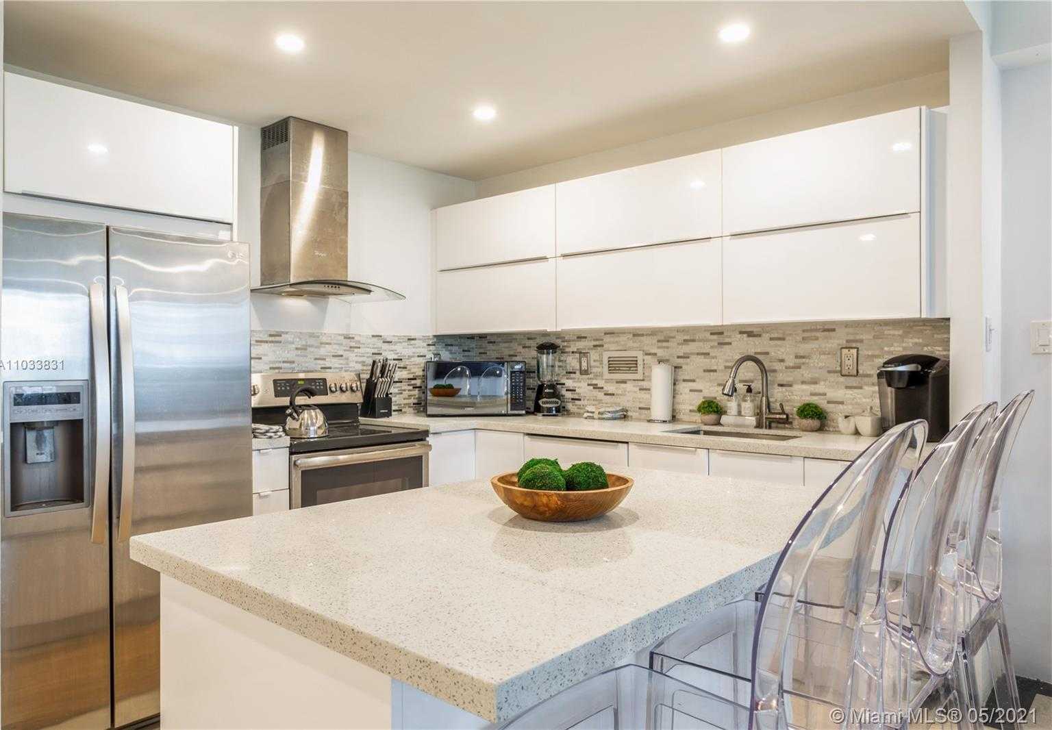 Small Image of 2301 COLLINS AVE #305, Miami Beach Number 2
