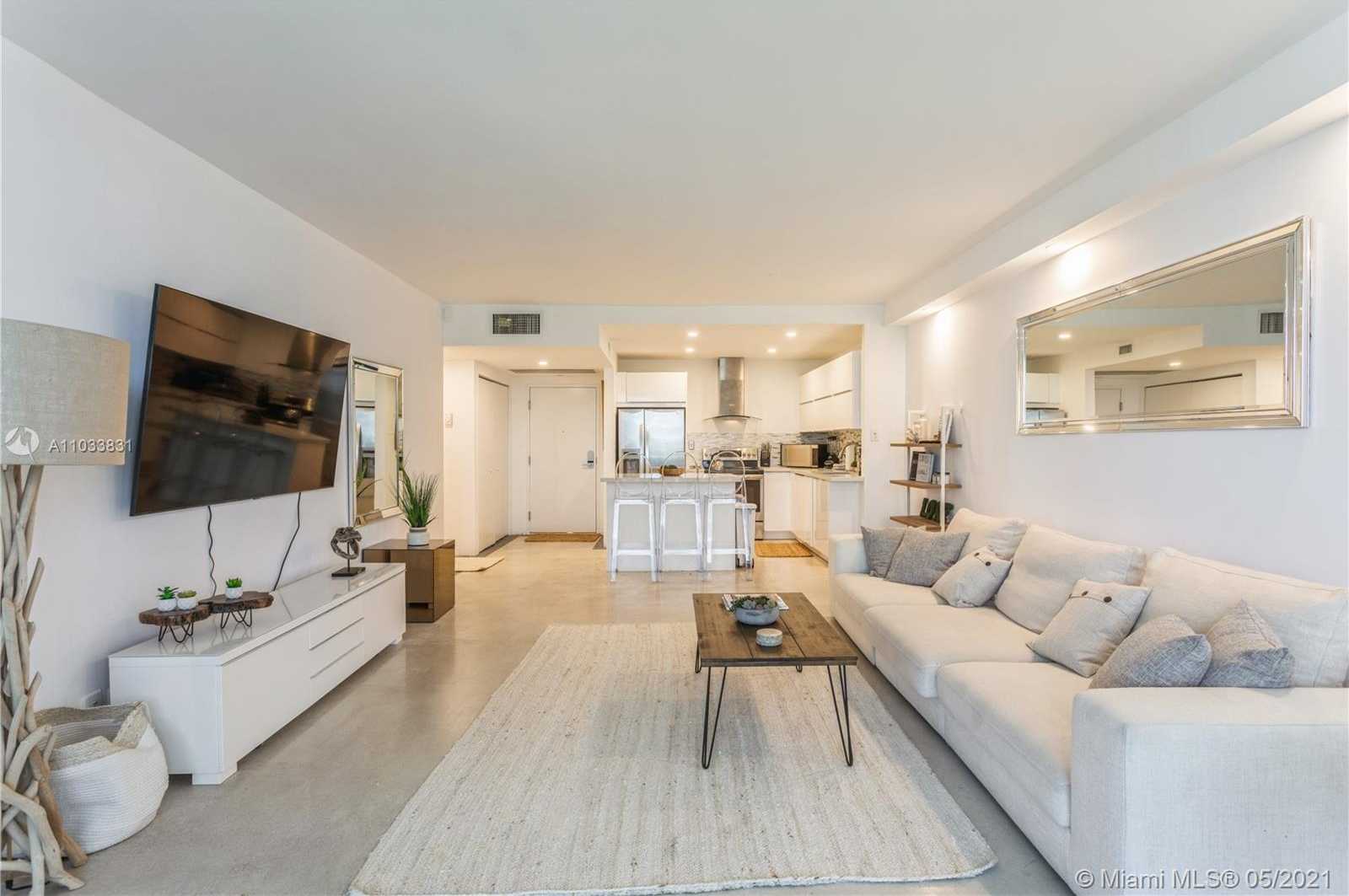 Small Image of 2301 COLLINS AVE #305, Miami Beach Number 3
