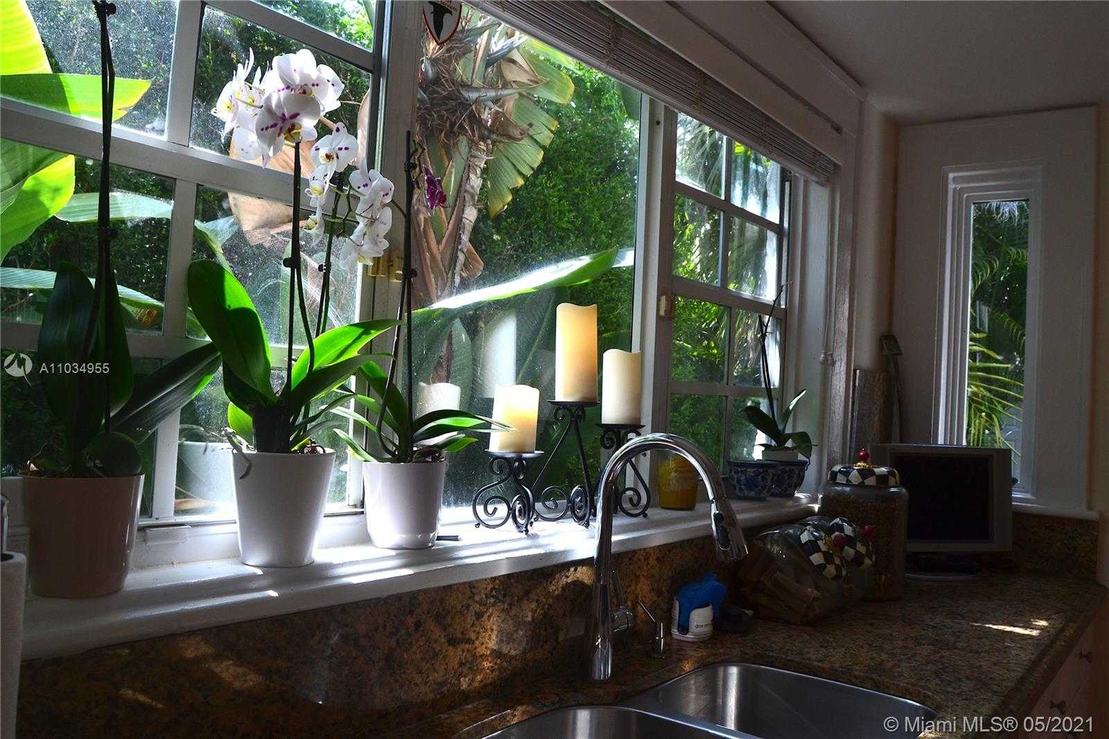 Small Image of 737 NAVARRE AVE, Coral Gables Number 11