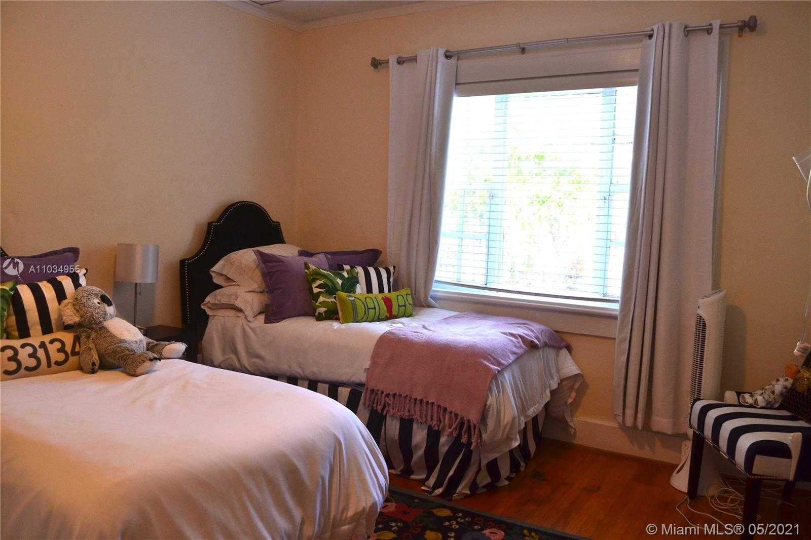 Small Image of 737 NAVARRE AVE, Coral Gables Number 13