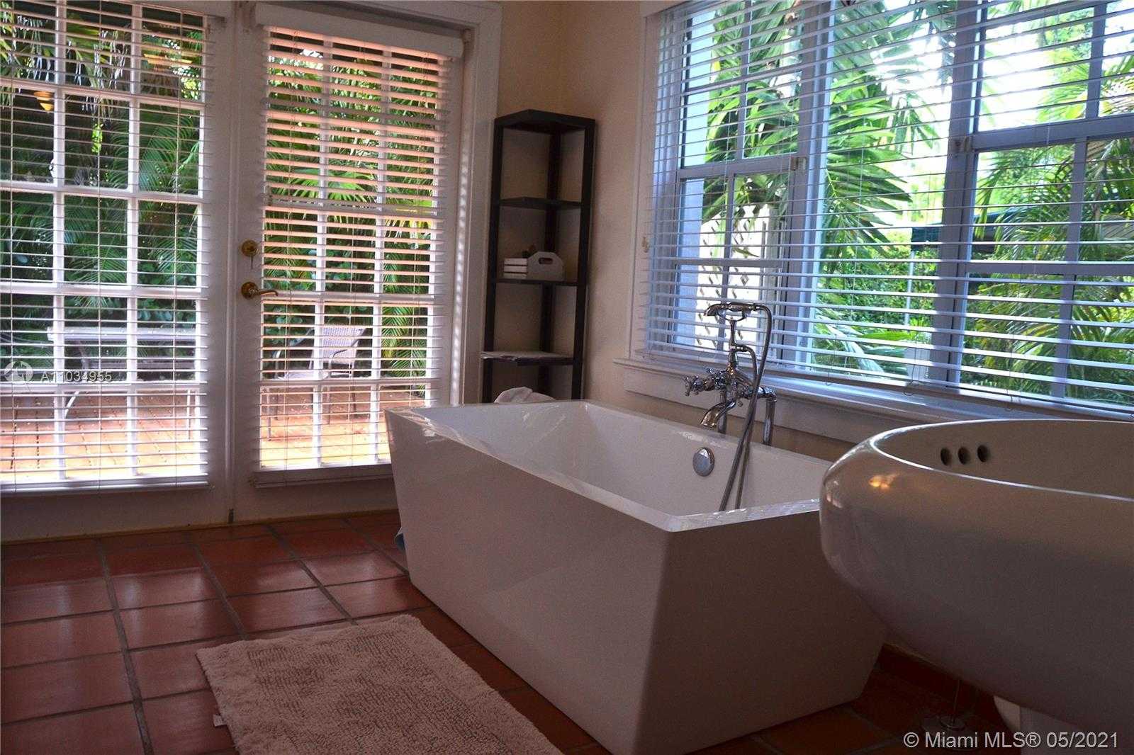 Small Image of 737 NAVARRE AVE, Coral Gables Number 17