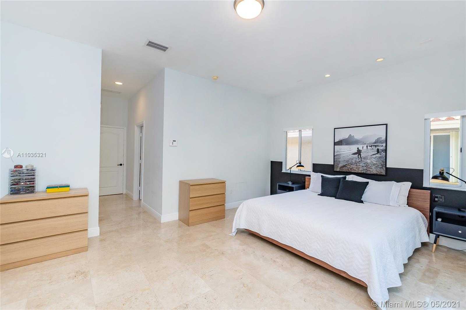 Small Image of 3166 INDIANA ST #I, Coconut Grove Number 21