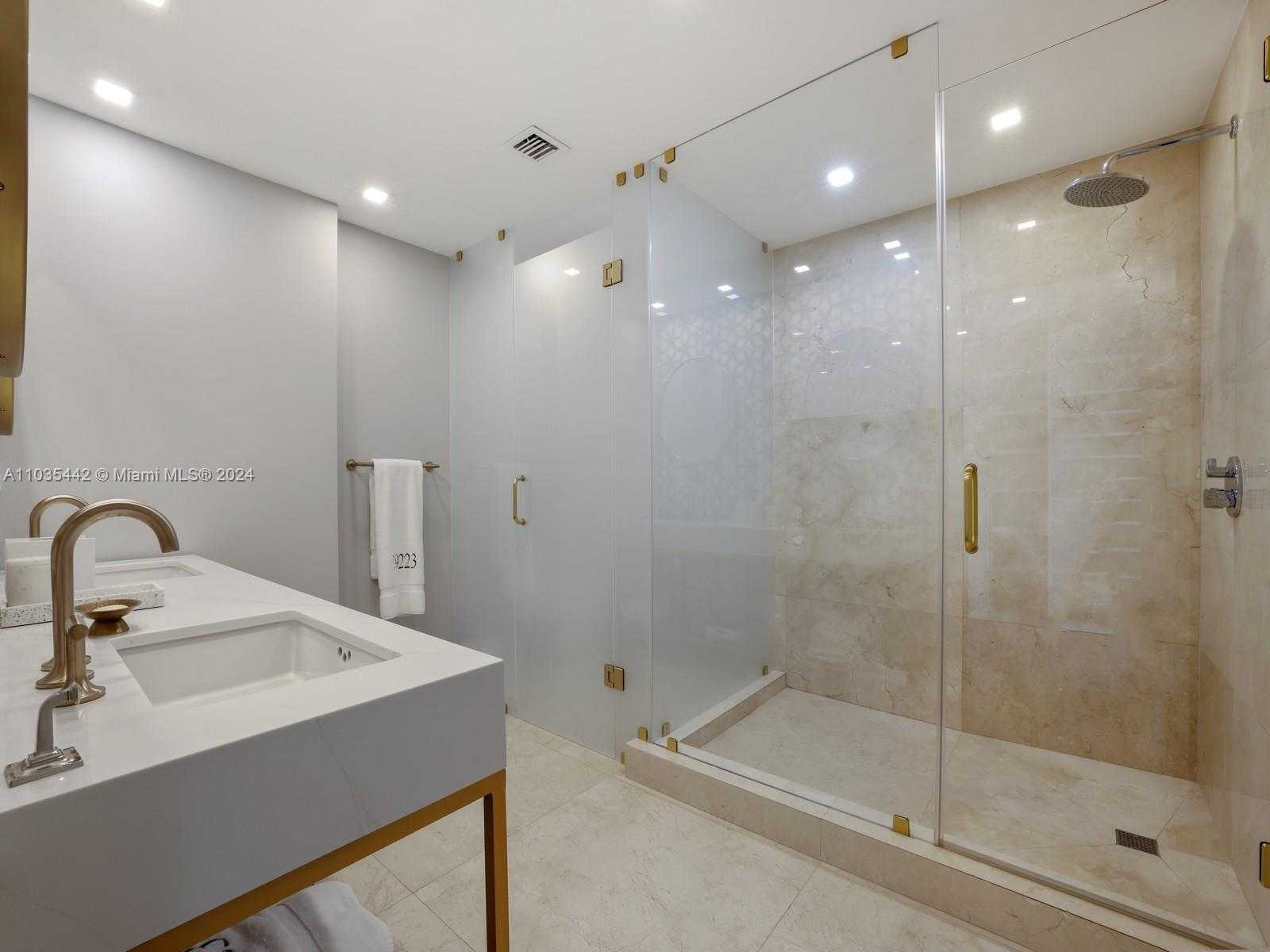 Small Image of 19223 FISHER ISLAND DR #19223, Miami Beach Number 25