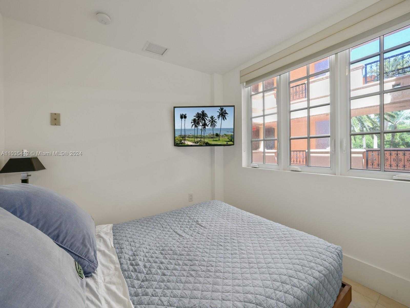 Small Image of 19223 FISHER ISLAND DR #19223, Miami Beach Number 31