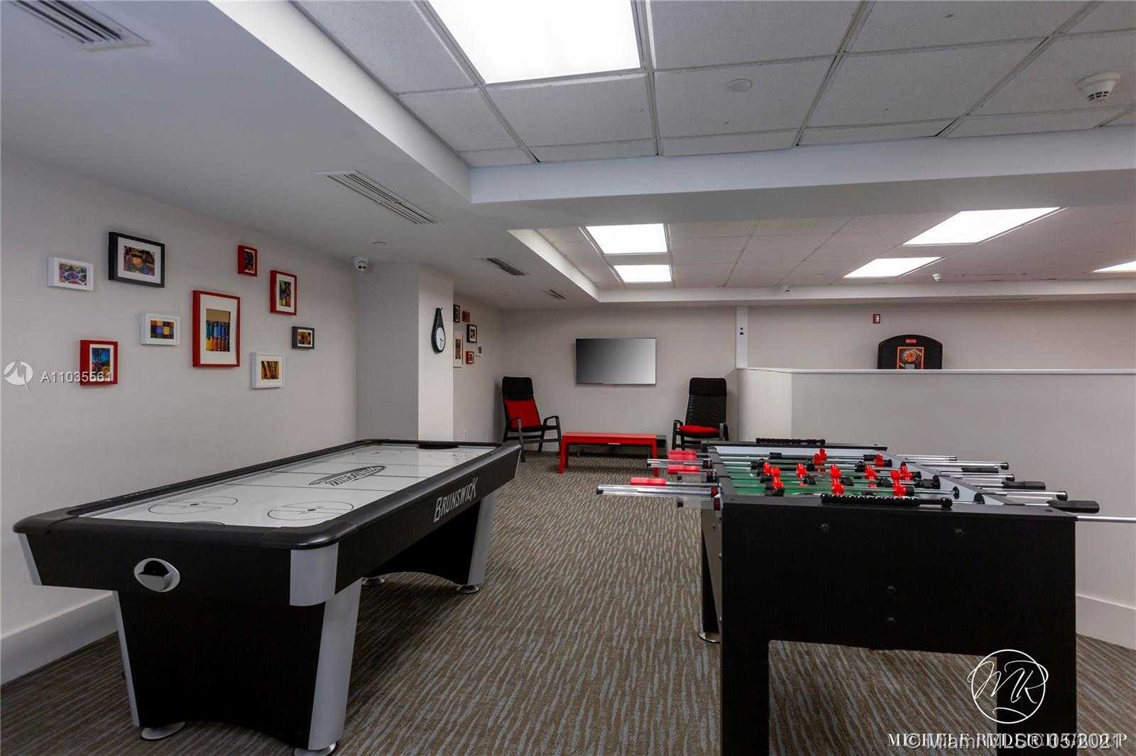 Small Image of 4779 COLLINS AVE #3904, Miami Beach Number 9