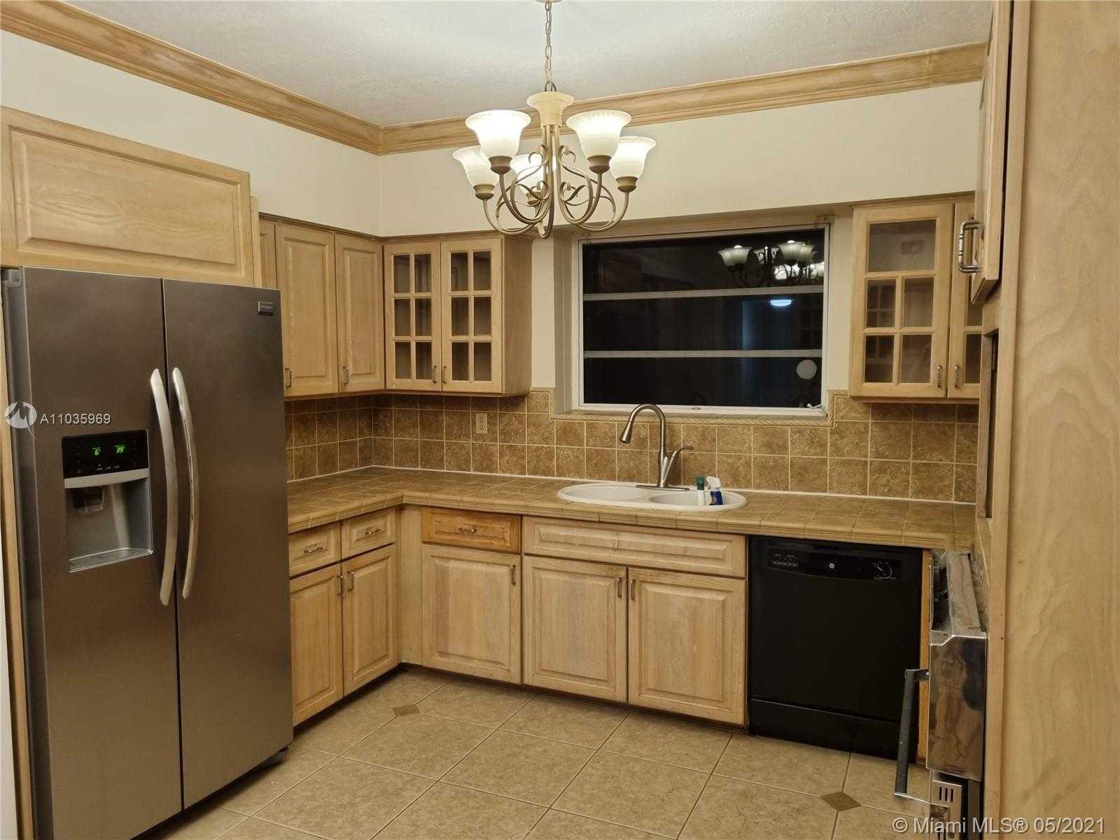 Small Image of 66 Samana Dr, Miami, FL 33133, USA Number 10