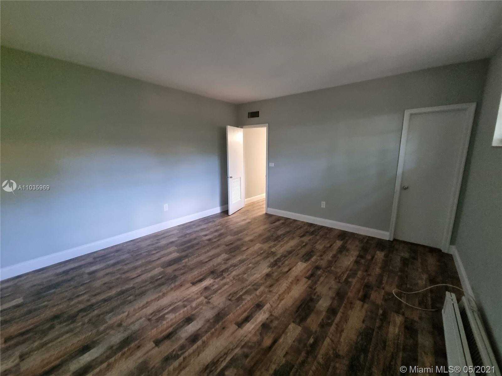 Small Image of 66 Samana Dr, Miami, FL 33133, USA Number 15