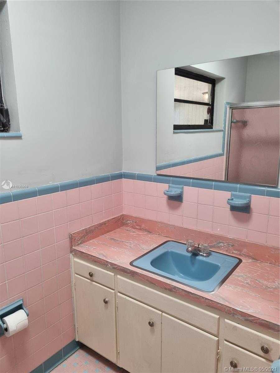 Small Image of 66 Samana Dr, Miami, FL 33133, USA Number 21