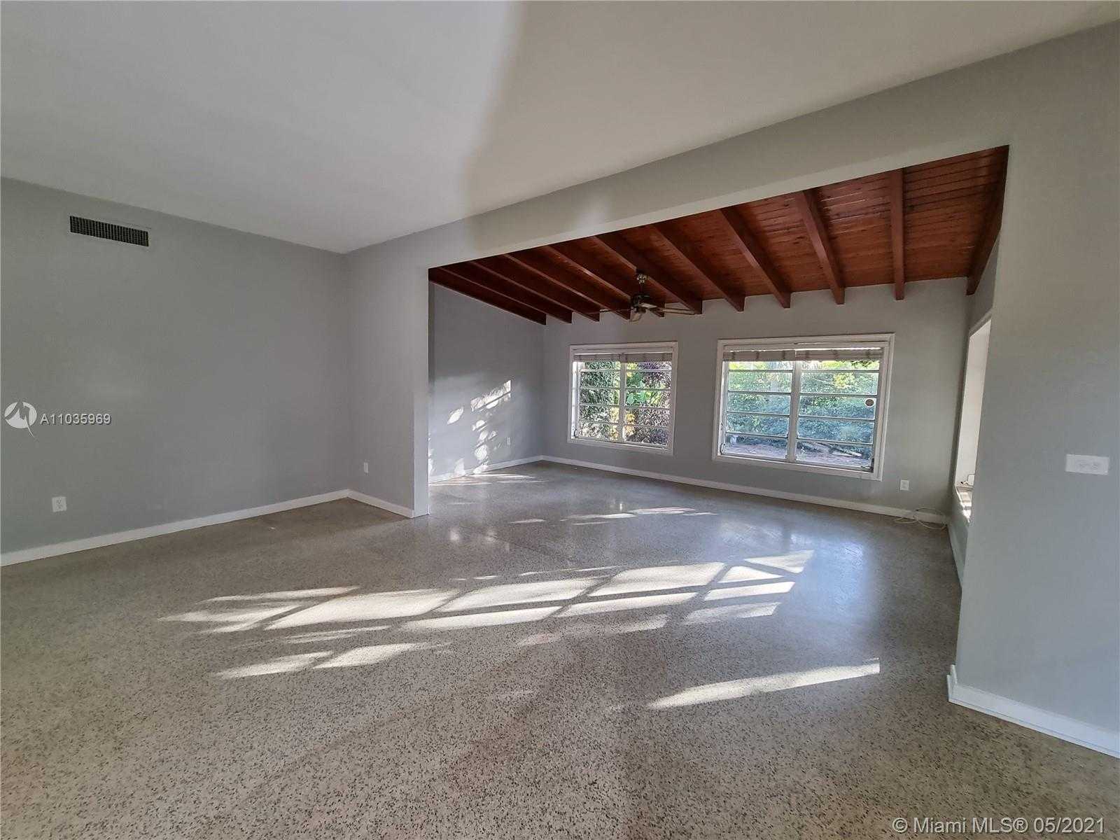 Small Image of 66 Samana Dr, Miami, FL 33133, USA Number 7