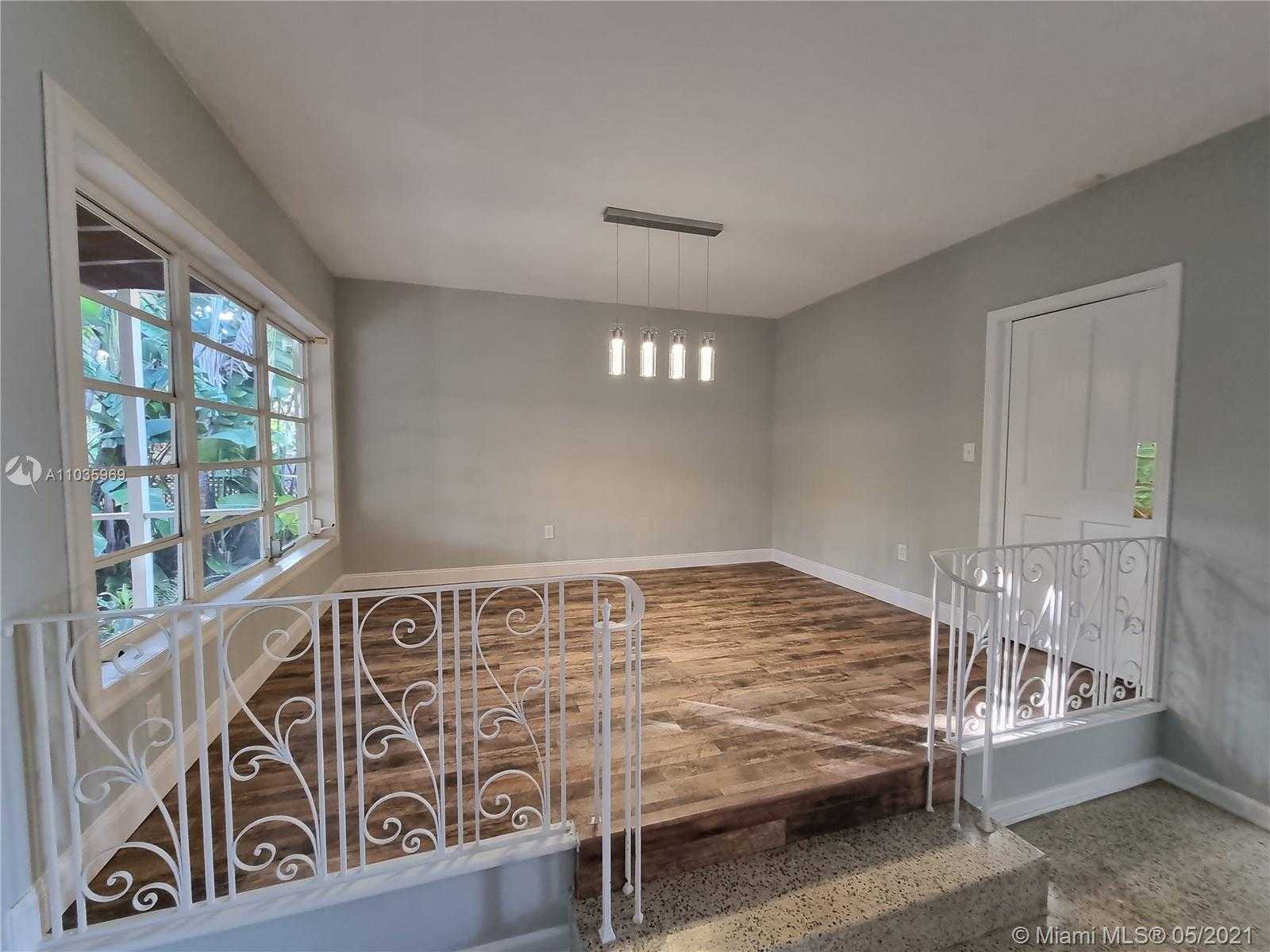 Small Image of 66 Samana Dr, Miami, FL 33133, USA Number 8