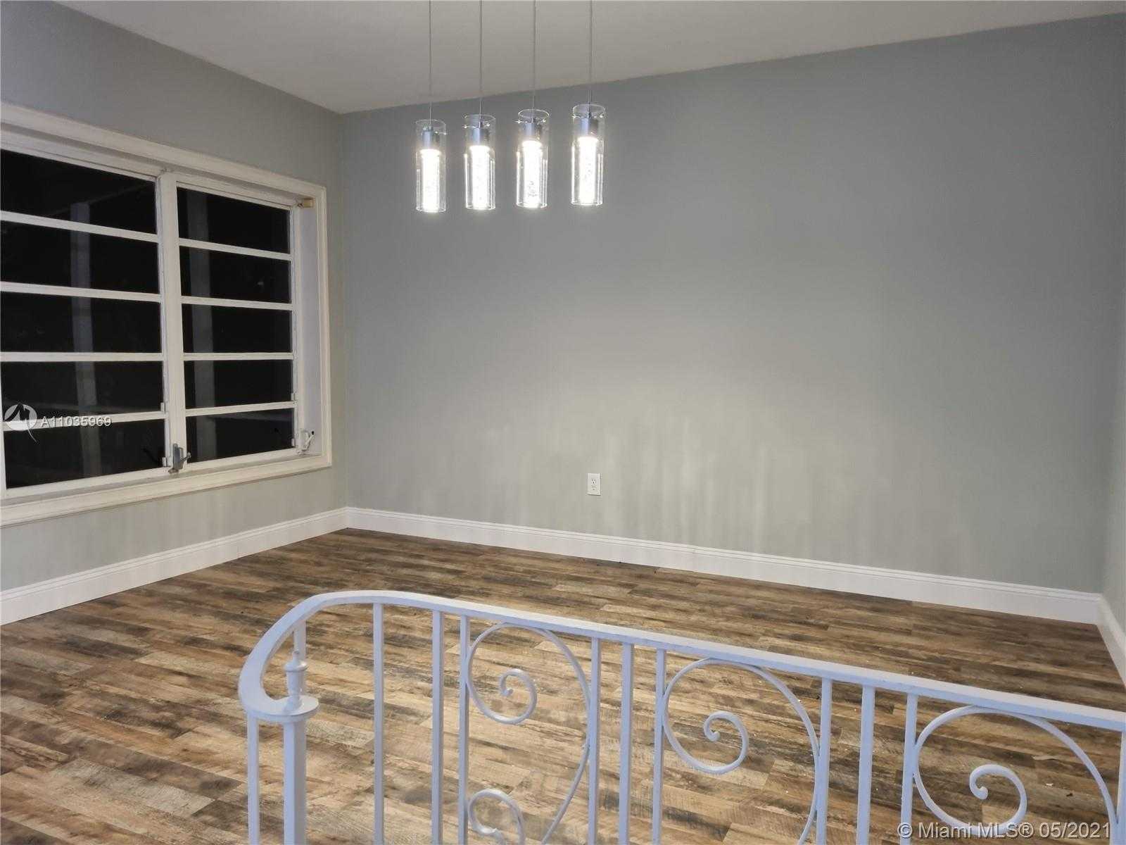 Small Image of 66 Samana Dr, Miami, FL 33133, USA Number 9