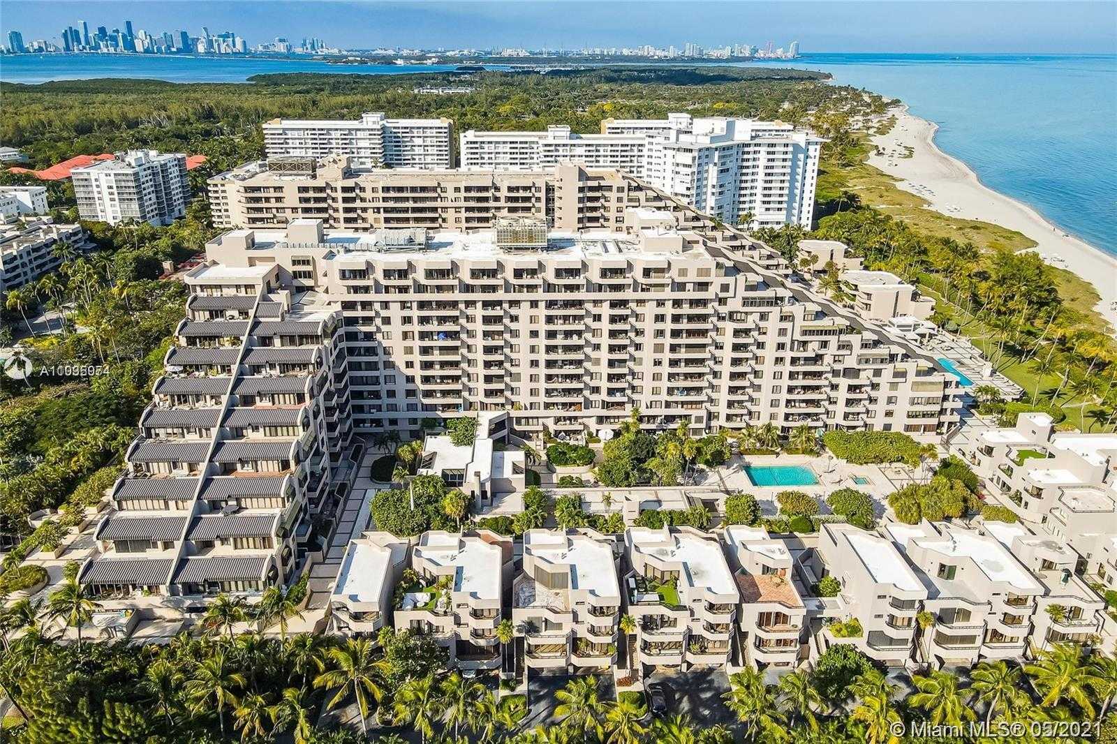 Small Image of 201 CRANDON BLVD #420, Key Biscayne Number 4