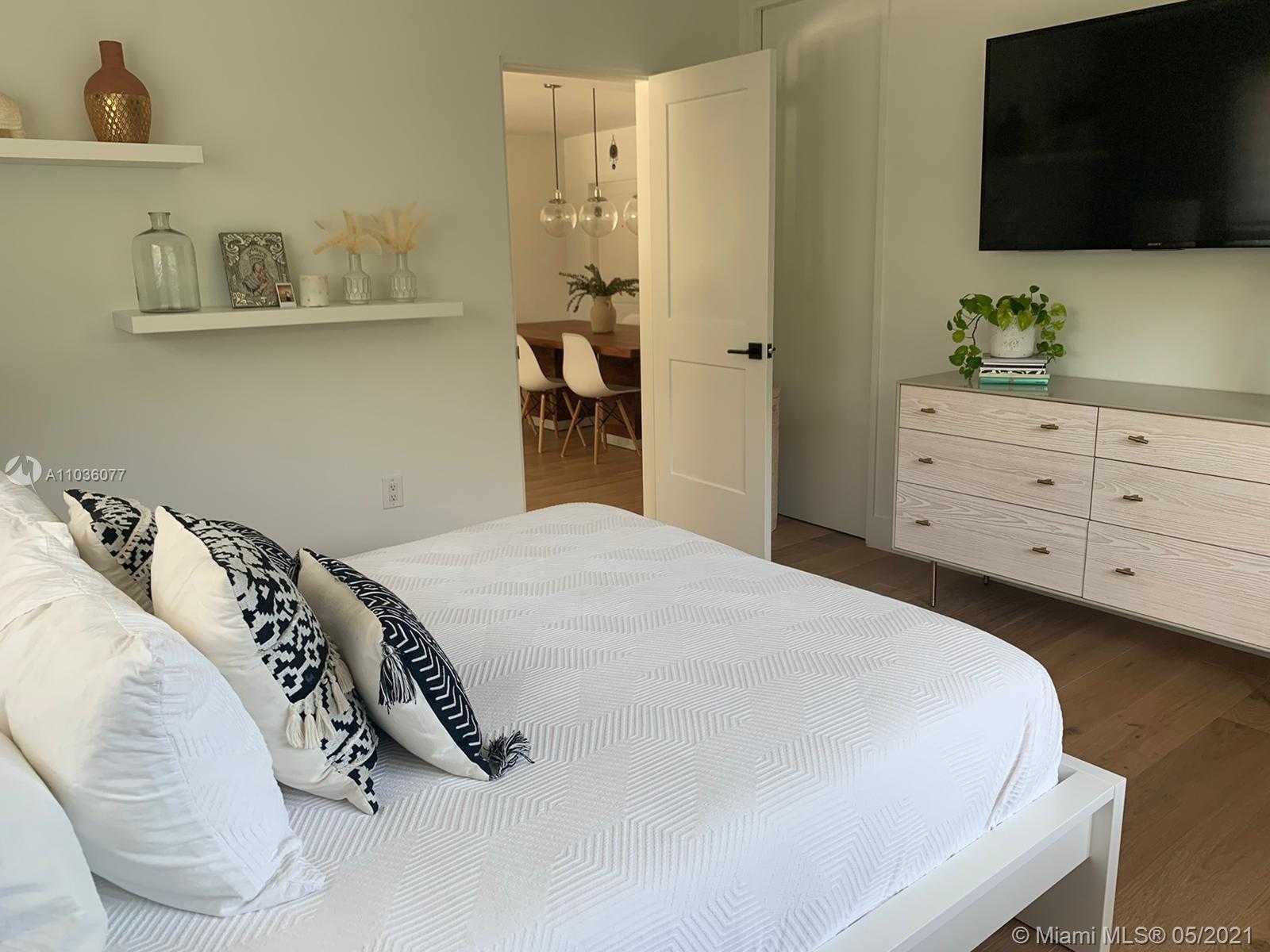 Small Image of 354 NORTH EAST 91ST ST, Miami Shores Number 4