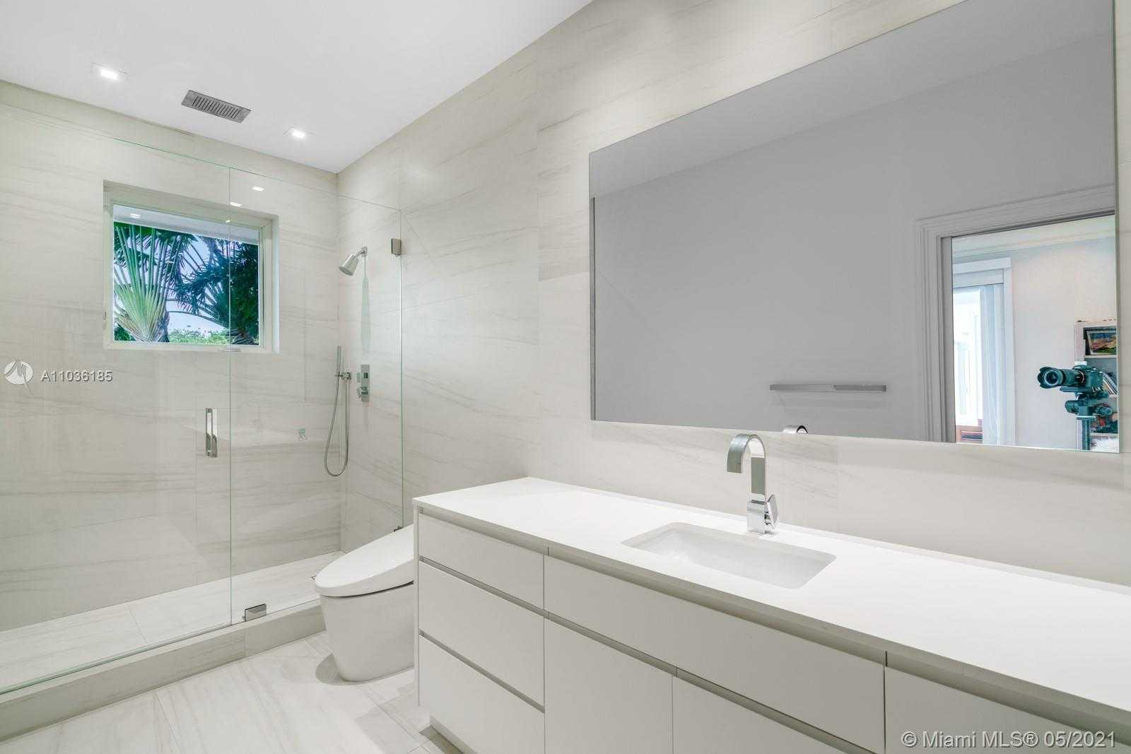 Small Image of 171 CAPE FLORIDA DR, Key Biscayne Number 20