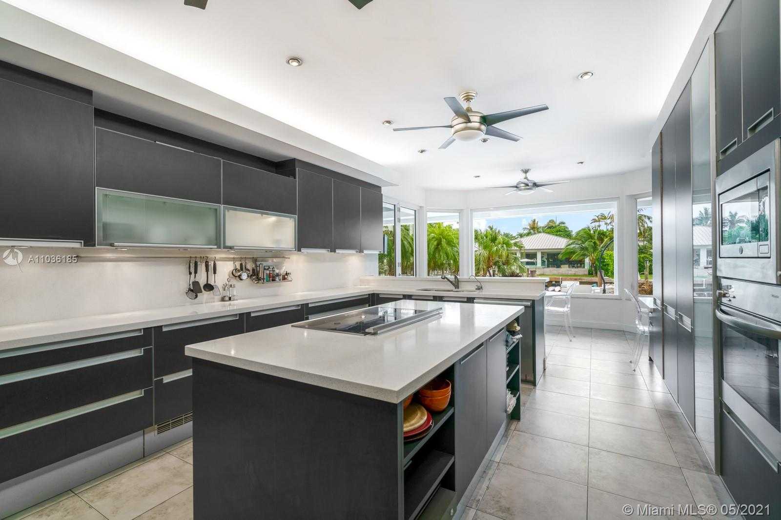 Small Image of 171 CAPE FLORIDA DR, Key Biscayne Number 8