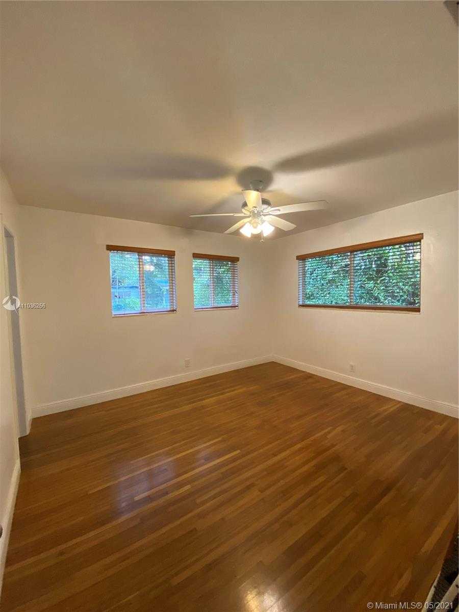 Small Image of 6760 SOUTH WEST 78TH TER, South Miami Number 11