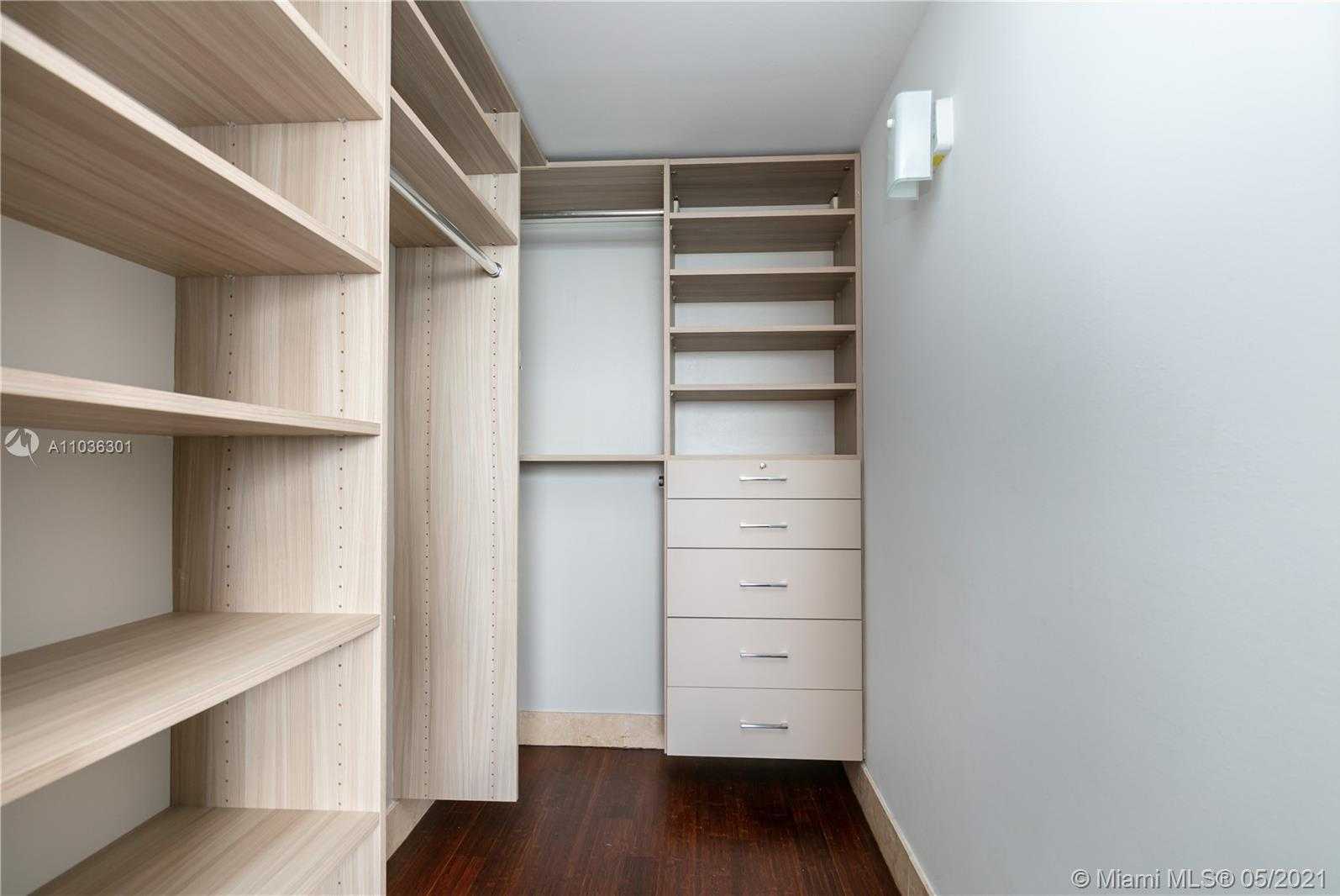 Small Image of 1330 WEST AVE #2908, Miami Beach Number 31