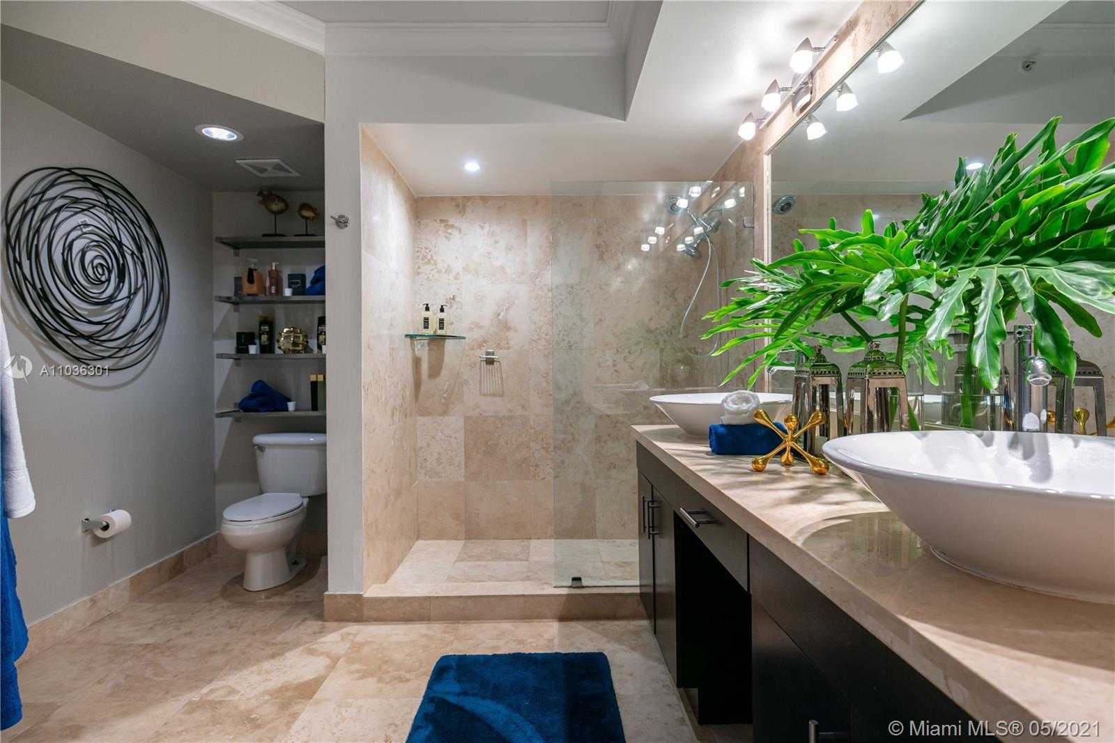 Small Image of 1330 WEST AVE #2908, Miami Beach Number 4