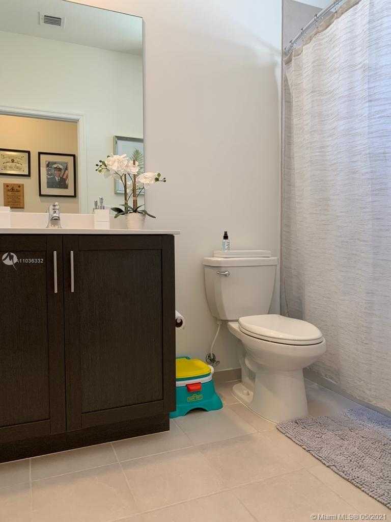 Small Image of 3433 WEST 108TH ST, Hialeah Number 10