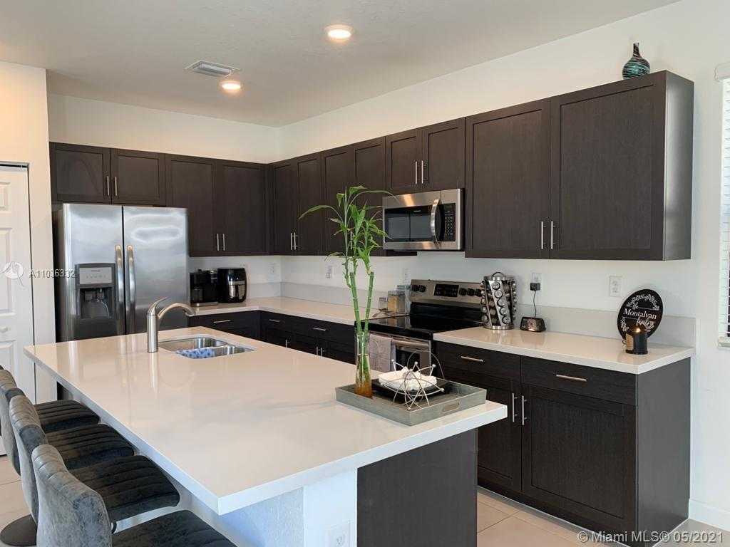 Small Image of 3433 WEST 108TH ST, Hialeah Number 2