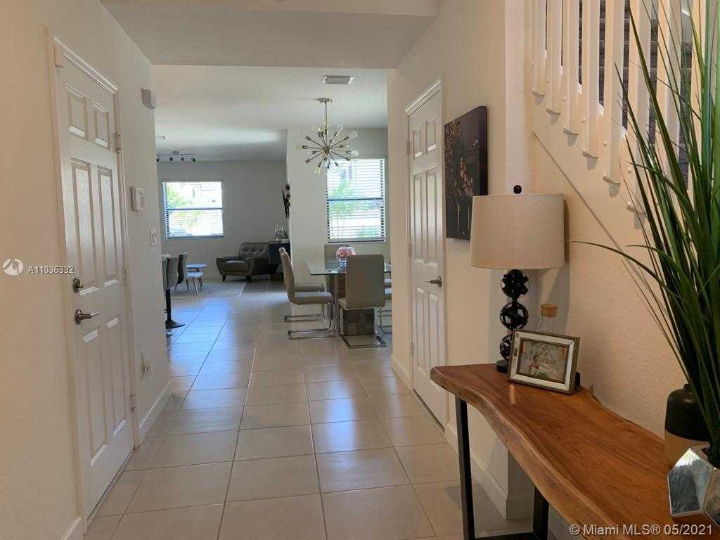 Small Image of 3433 WEST 108TH ST, Hialeah Number 5