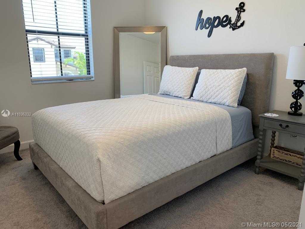 Small Image of 3433 WEST 108TH ST, Hialeah Number 6