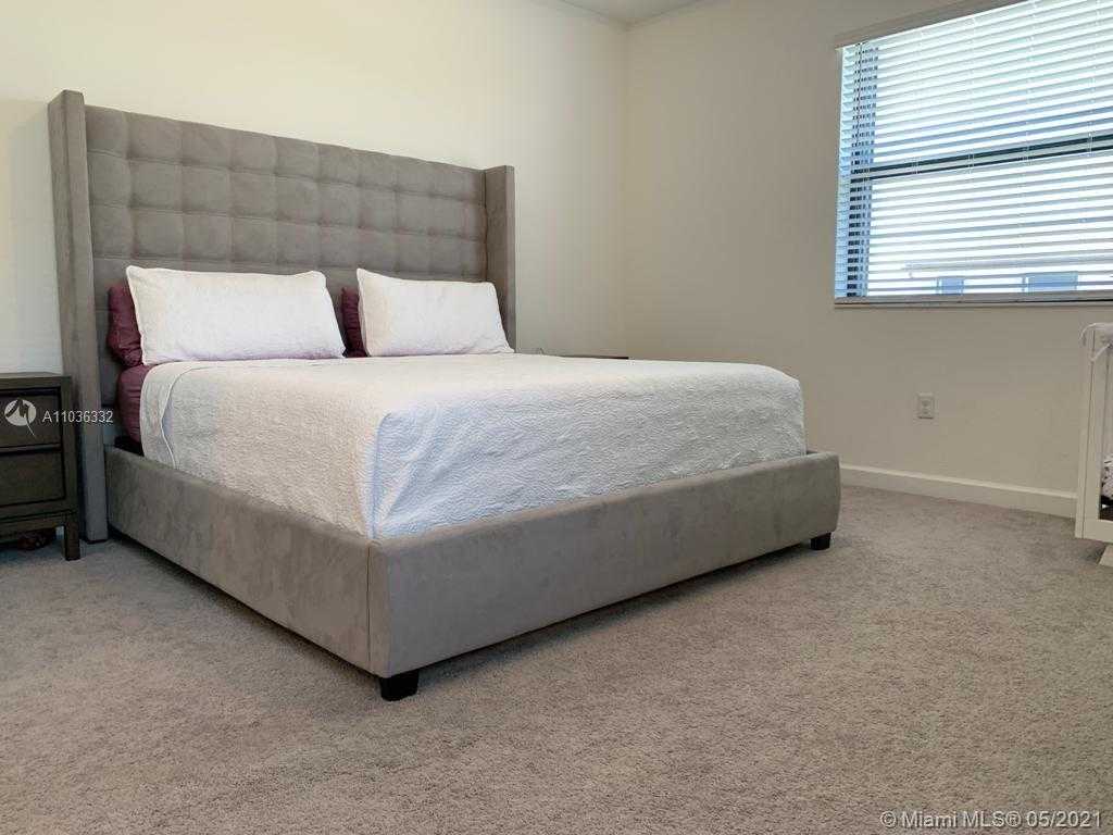 Small Image of 3433 WEST 108TH ST, Hialeah Number 7