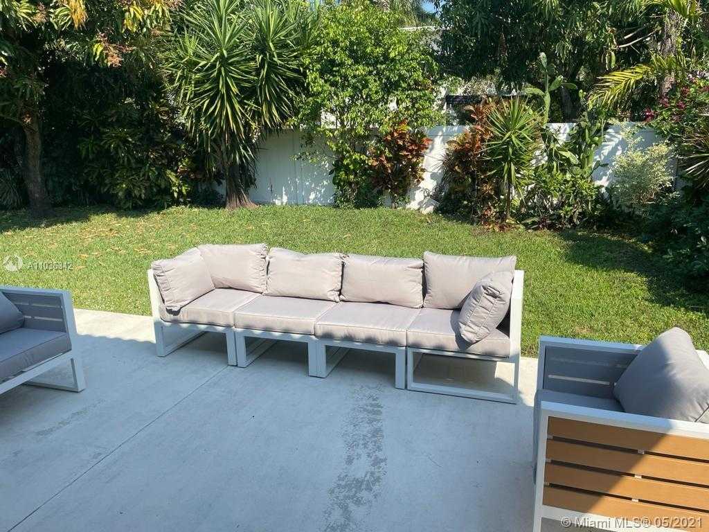 Small Image of 9125 CARLYLE AVE, Surfside Number 12