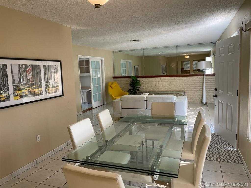 Small Image of 9125 CARLYLE AVE, Surfside Number 4