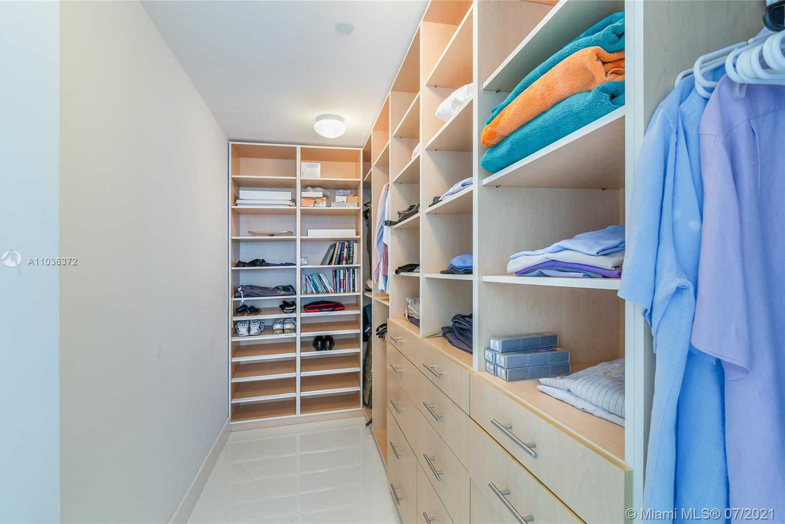 Small Image of 15901 COLLINS AVE #1807, Sunny Isles Beach Number 6