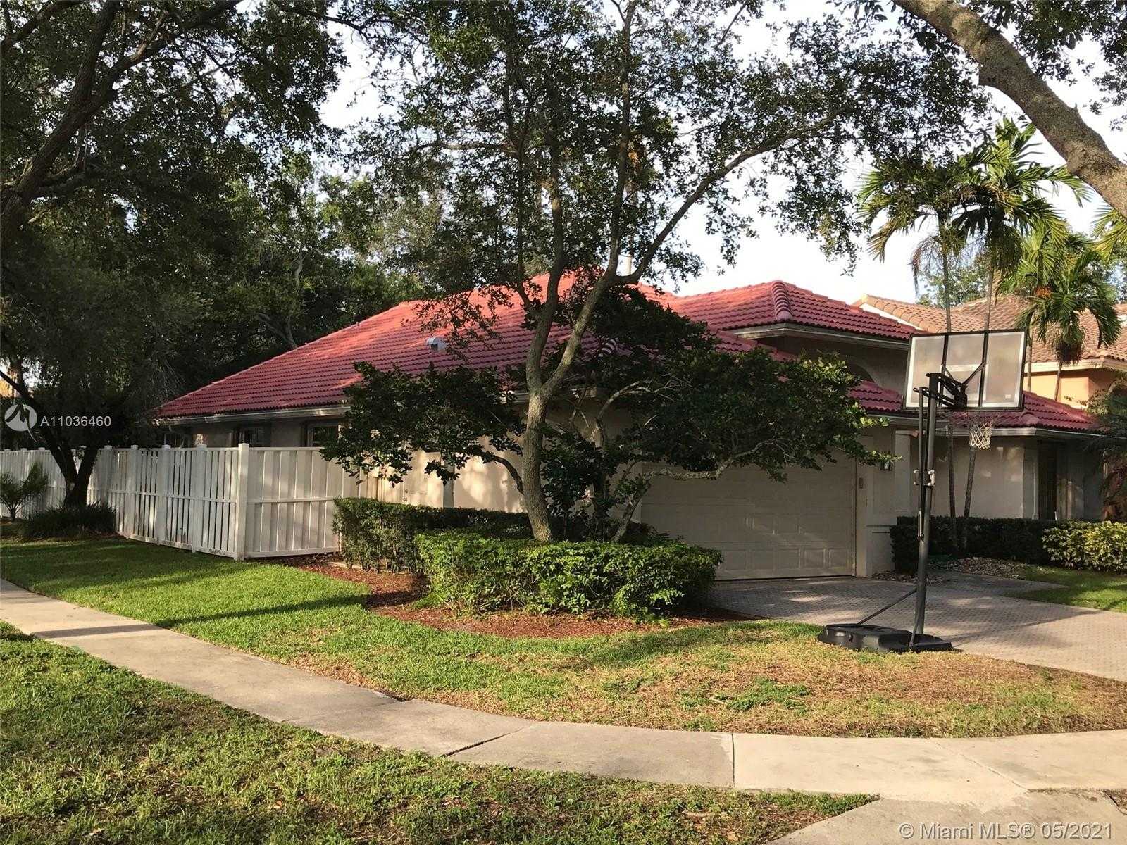 Small Image of 11017 HELENA DR #11017, Cooper City Number 2