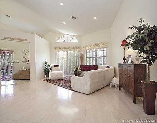 Small Image of 11017 HELENA DR #11017, Cooper City Number 4