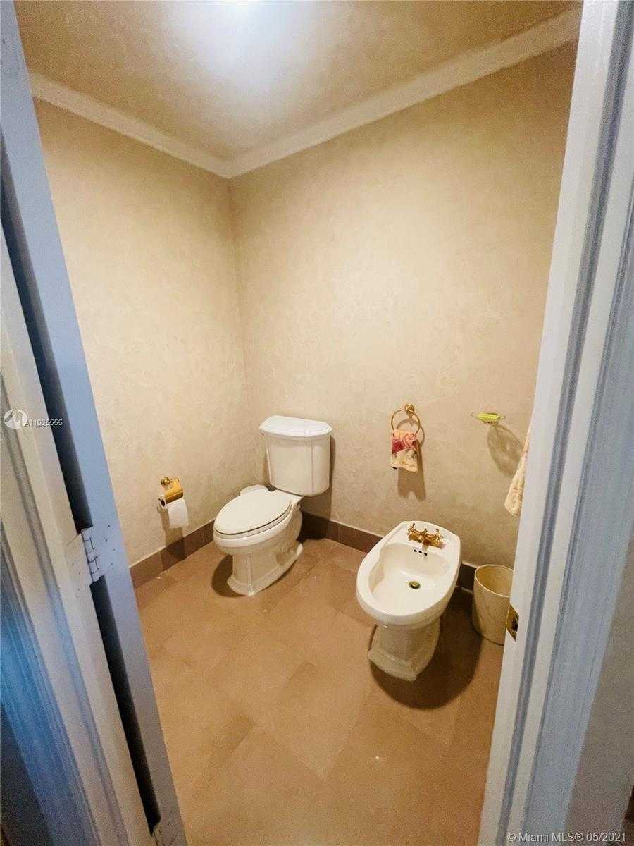 Small Image of 2645 SOUTH BAYSHORE DR #1003, Miami Number 39
